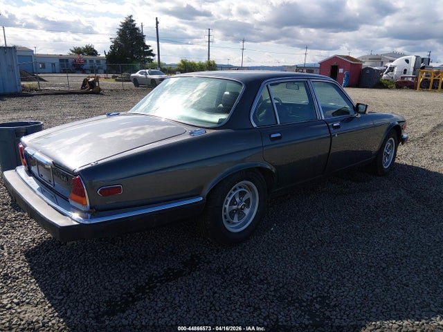 44866573 :رقم المزاد ، SAJAV1347FC414251 vin ، 1985 Jaguar Xj6 مزاد بيع