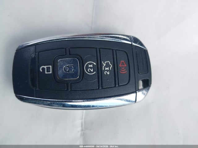 44866598 :رقم المزاد ، 5LMJJ3LT3KEL18329 vin ، 2019 Lincoln Navigator L Reserve مزاد بيع