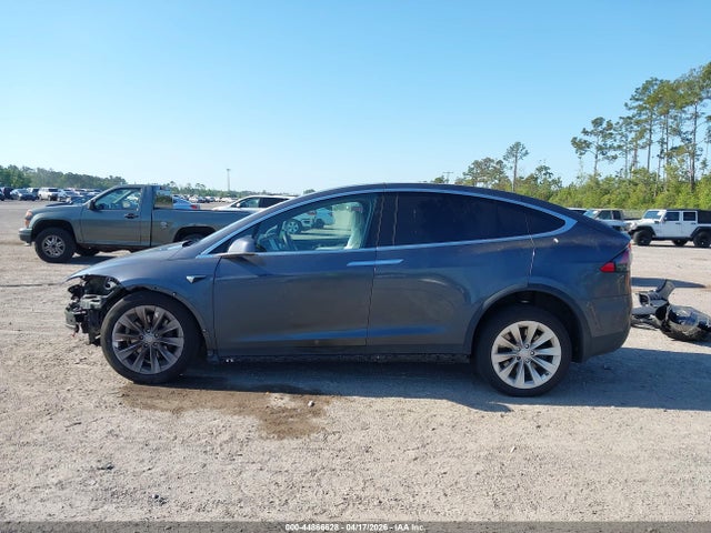 Tesla Model X 100d/75d/p100d 2018 5YJXCAE20JF101564 Image 14