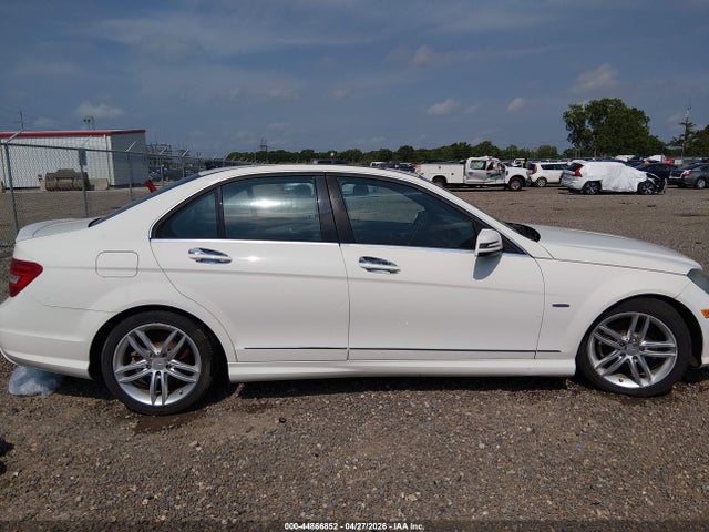 2012 Mercedes-benz C 250 Sport მანქანა იყიდება აუქციონზე, vin: WDDGF4HB9CR231673, აუქციონის ნომერი: 44866852