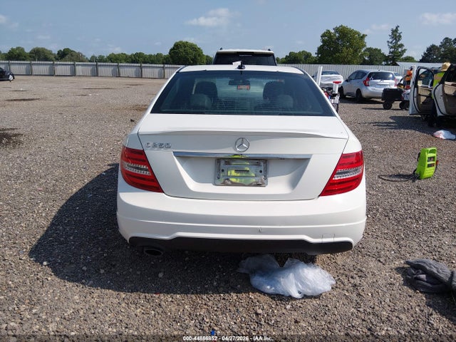 2012 Mercedes-benz C 250 Sport მანქანა იყიდება აუქციონზე, vin: WDDGF4HB9CR231673, აუქციონის ნომერი: 44866852
