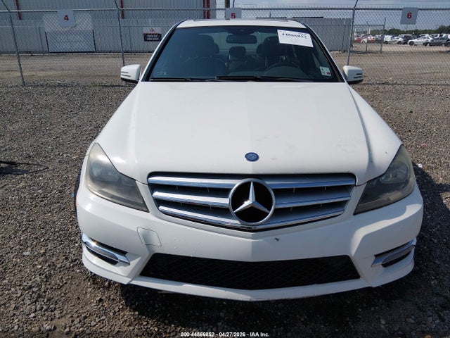 2012 Mercedes-benz C 250 Sport მანქანა იყიდება აუქციონზე, vin: WDDGF4HB9CR231673, აუქციონის ნომერი: 44866852