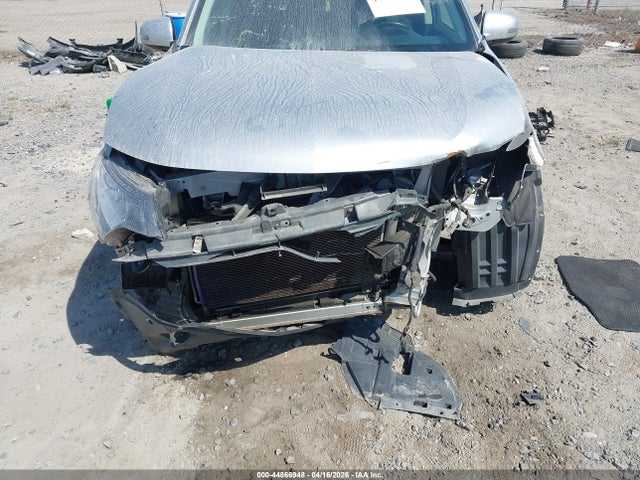44866948 :رقم المزاد ، JA4AD3A3XJJ002427 vin ، 2018 Mitsubishi Outlander Se مزاد بيع