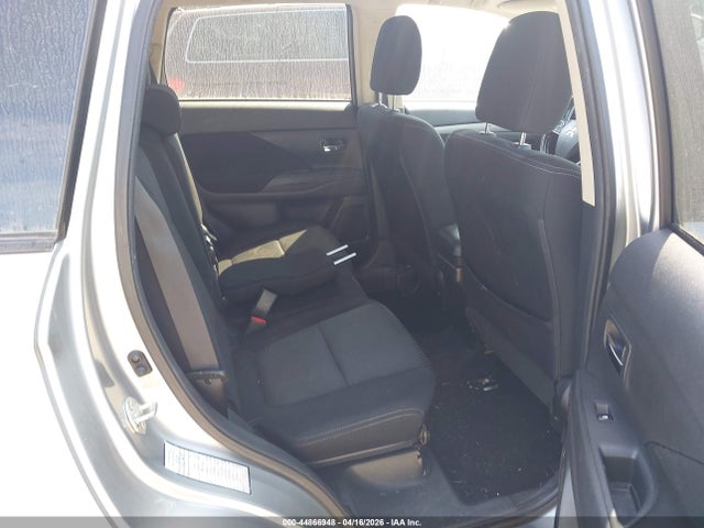 44866948 :رقم المزاد ، JA4AD3A3XJJ002427 vin ، 2018 Mitsubishi Outlander Se مزاد بيع