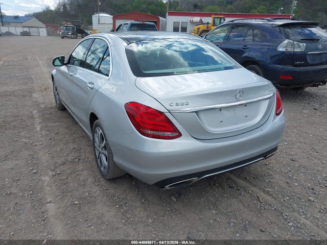 2015 MERCEDES-BENZ C 300 55SWF4KBXFU016231 Photo 2