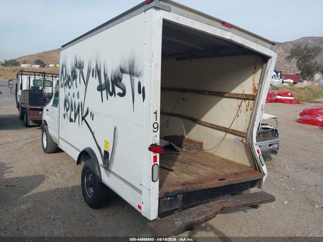 Ford E-350 Cutaway 2014 1FDWE3FL5EDA06306 Image 3