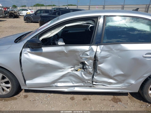 2015 Volkswagen Jetta 1.8t Se მანქანა იყიდება აუქციონზე, vin: 3VWD17AJ8FM282941, აუქციონის ნომერი: 44866990