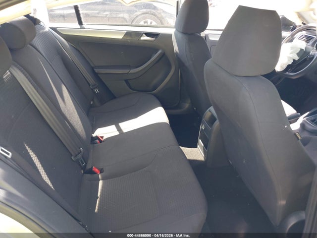 2015 Volkswagen Jetta 1.8t Se მანქანა იყიდება აუქციონზე, vin: 3VWD17AJ8FM282941, აუქციონის ნომერი: 44866990
