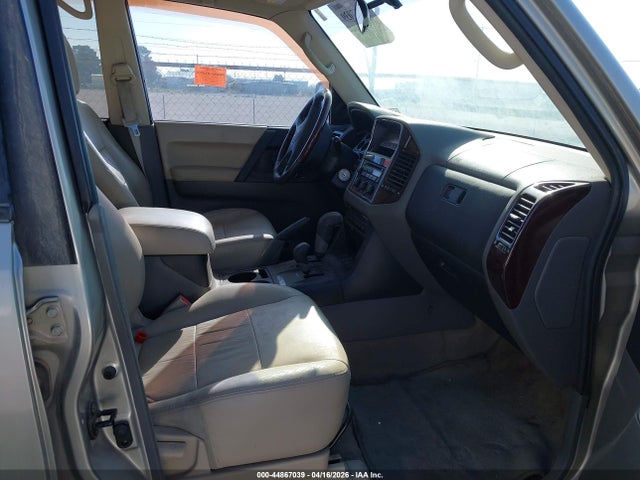 44867039 :رقم المزاد ، JA4MW51R01J030454 vin ، 2001 Mitsubishi Montero Limited مزاد بيع