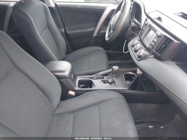 Toyota RAV4 LE 2017 2T3BFREV1HW660507 Image 5