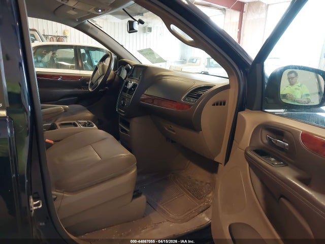 2013 Chrysler Town & Country Touring მანქანა იყიდება აუქციონზე, vin: 2C4RC1BG9DR792742, აუქციონის ნომერი: 44867055