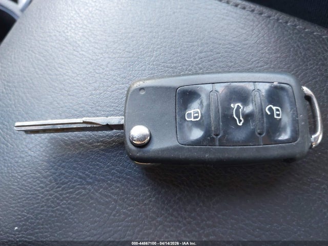 44867100 :رقم المزاد ، 3VWD17AJ8FM261491 vin ، 2015 Volkswagen Jetta 1.8t Se مزاد بيع