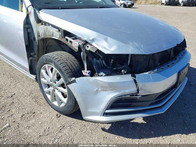 44867100 :رقم المزاد ، 3VWD17AJ8FM261491 vin ، 2015 Volkswagen Jetta 1.8t Se مزاد بيع
