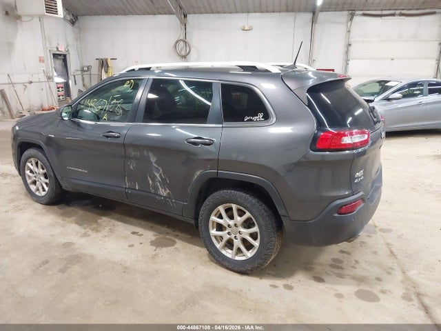 44867108 :رقم المزاد ، 1C4PJMCB6HW582758 vin ، 2017 Jeep Cherokee Latitude 4x4 مزاد بيع