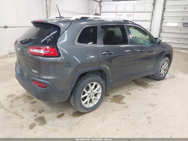 44867108 :رقم المزاد ، 1C4PJMCB6HW582758 vin ، 2017 Jeep Cherokee Latitude 4x4 مزاد بيع