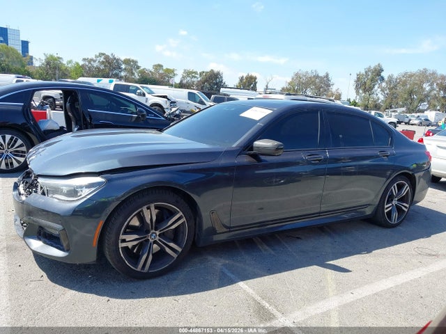 2018 Bmw 750i მანქანა იყიდება აუქციონზე, vin: WBA7F0C52JGM22717, აუქციონის ნომერი: 44867153