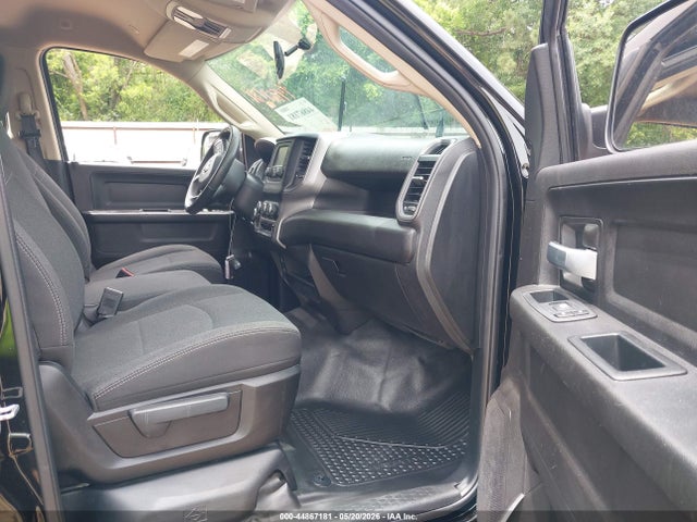 44867181 :رقم المزاد ، 3C6UR5CJ2KG704408 vin ، 2019 Ram 2500 مزاد بيع