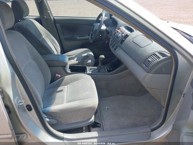 2003 Toyota Camry Le V6 მანქანა იყიდება აუქციონზე, vin: 4T1BF32K83U056624, აუქციონის ნომერი: 44867201
