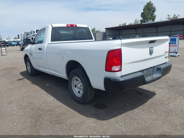 2017 RAM 1500 3C6JR7DG7HG765344 Photo 2