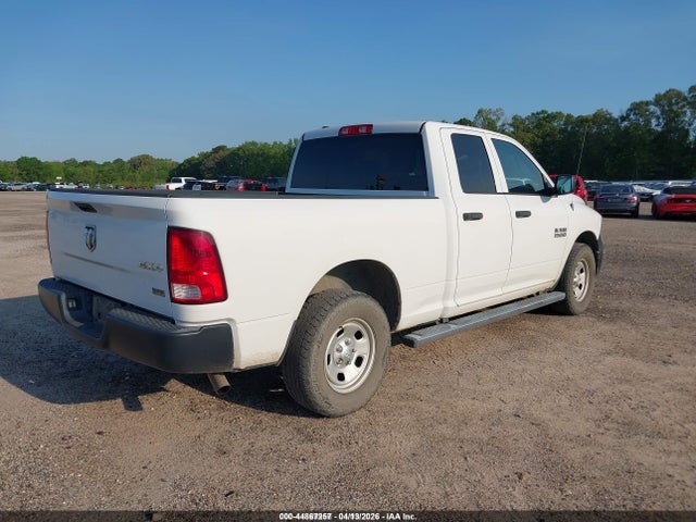 2017 RAM 1500 1C6RR7FG0HS822329 Photo 3