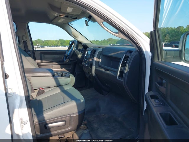 2017 RAM 1500 1C6RR7FG0HS822329 Photo 4