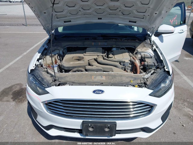 44867290 :رقم المزاد ، 3FA6P0LU7KR240644 vin ، 2019 Ford Fusion Hybrid Se مزاد بيع