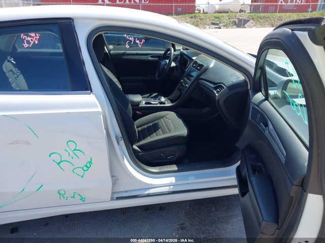 44867290 :رقم المزاد ، 3FA6P0LU7KR240644 vin ، 2019 Ford Fusion Hybrid Se مزاد بيع
