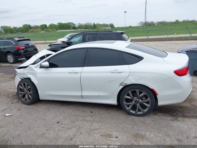 Продажа на аукционе авто 2015 Chrysler 200 S, vin: 1C3CCCBB5FN614742, номер лота: 44867438