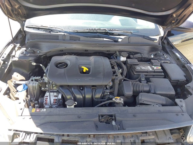 44867475 :رقم المزاد ، 3KPF24AD4ME305575 vin ، 2021 Kia Forte Lxs مزاد بيع