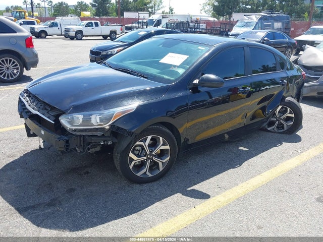 44867475 :رقم المزاد ، 3KPF24AD4ME305575 vin ، 2021 Kia Forte Lxs مزاد بيع