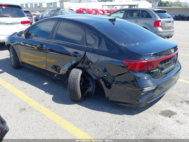 44867475 :رقم المزاد ، 3KPF24AD4ME305575 vin ، 2021 Kia Forte Lxs مزاد بيع