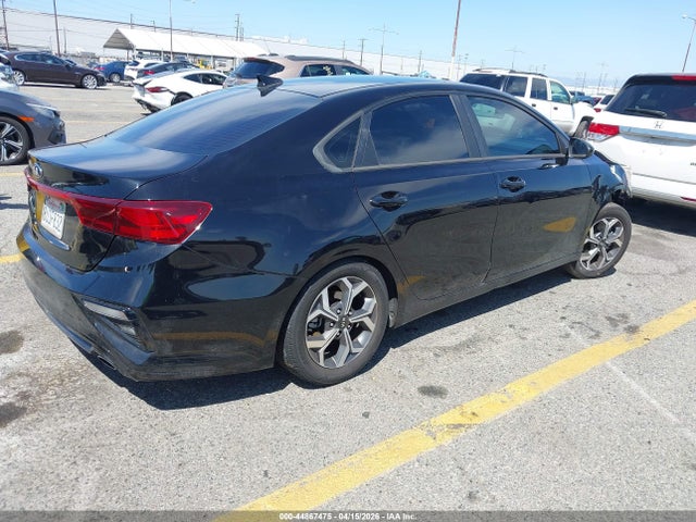 44867475 :رقم المزاد ، 3KPF24AD4ME305575 vin ، 2021 Kia Forte Lxs مزاد بيع