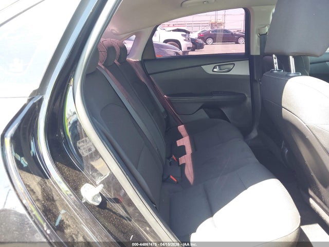 44867475 :رقم المزاد ، 3KPF24AD4ME305575 vin ، 2021 Kia Forte Lxs مزاد بيع
