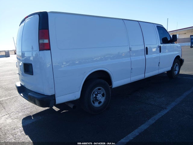 Chevrolet Express 2500 Work Van 2017 1GCWGBFF0H1176372 Image 4