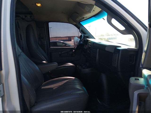 Chevrolet Express 2500 Work Van 2017 1GCWGBFF0H1176372 Image 5