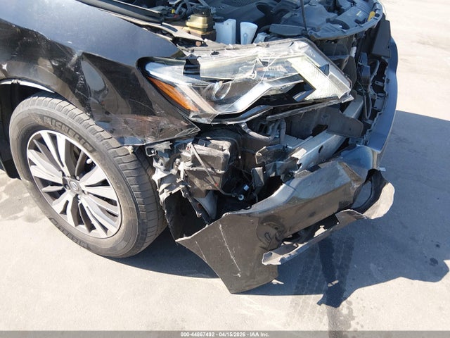 Продажа на аукционе авто 2017 Nissan Pathfinder S, vin: 5N1DR2MM8HC913238, номер лота: 44867492