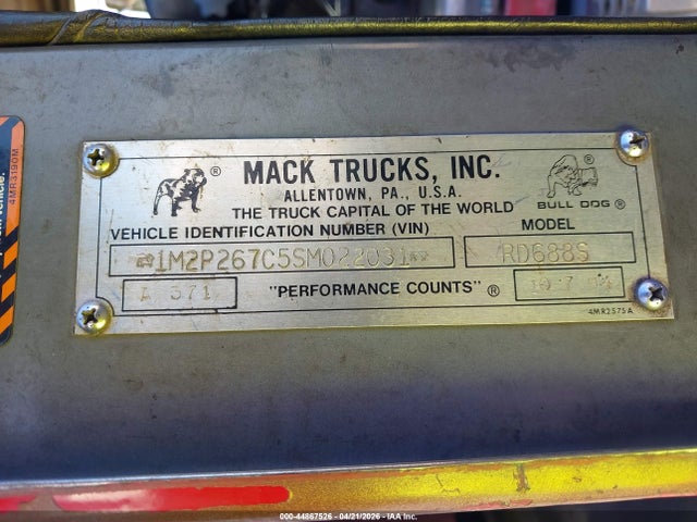 44867526 :رقم المزاد ، 1M2P267C5SM022031 vin ، 1995 Mack 600 Rd600 مزاد بيع