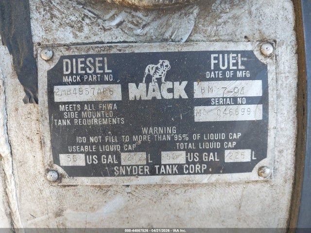 44867526 :رقم المزاد ، 1M2P267C5SM022031 vin ، 1995 Mack 600 Rd600 مزاد بيع