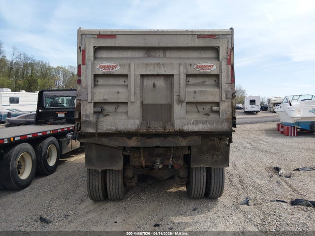 44867526 :رقم المزاد ، 1M2P267C5SM022031 vin ، 1995 Mack 600 Rd600 مزاد بيع