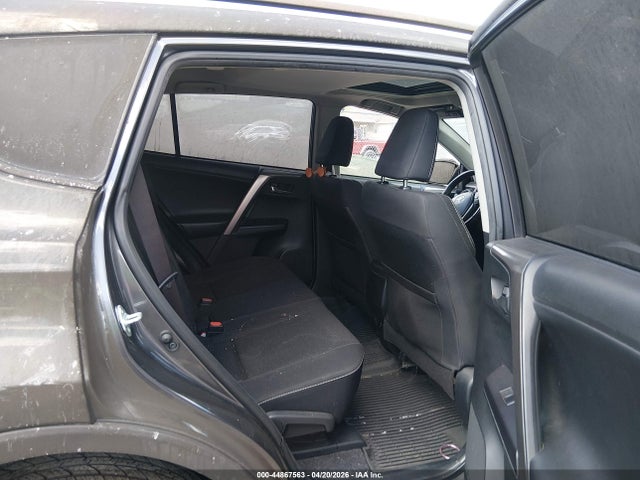 44867563 :رقم المزاد ، JTMRFREV5JJ251333 vin ، 2018 Toyota Rav4 Xle مزاد بيع