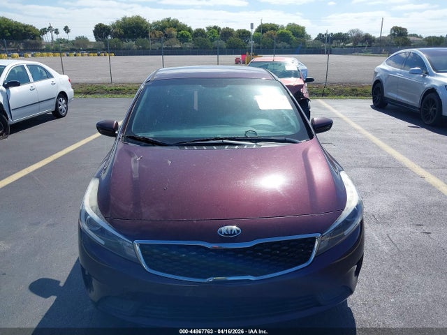 44867763 :رقم المزاد ، 3KPFK4A71JE196692 vin ، 2018 Kia Forte Lx مزاد بيع