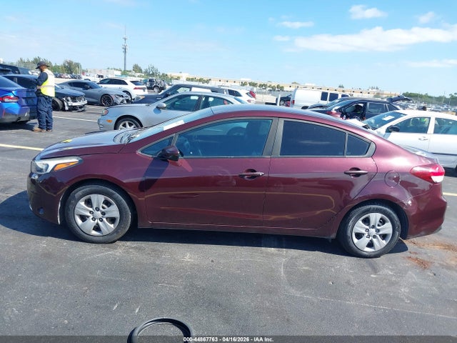 44867763 :رقم المزاد ، 3KPFK4A71JE196692 vin ، 2018 Kia Forte Lx مزاد بيع