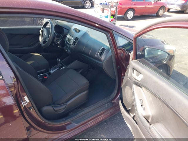 44867763 :رقم المزاد ، 3KPFK4A71JE196692 vin ، 2018 Kia Forte Lx مزاد بيع