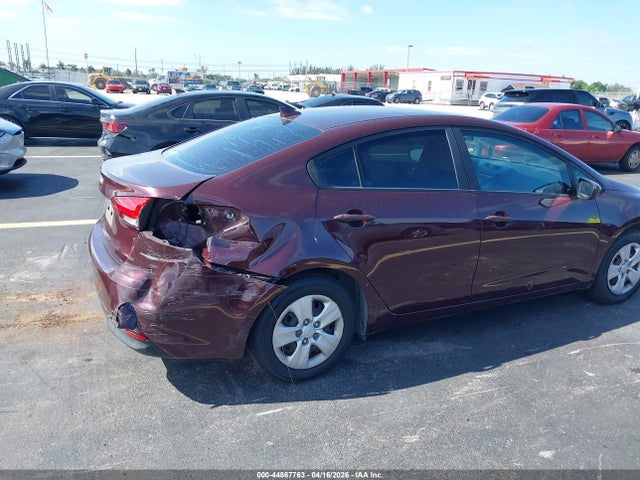 44867763 :رقم المزاد ، 3KPFK4A71JE196692 vin ، 2018 Kia Forte Lx مزاد بيع