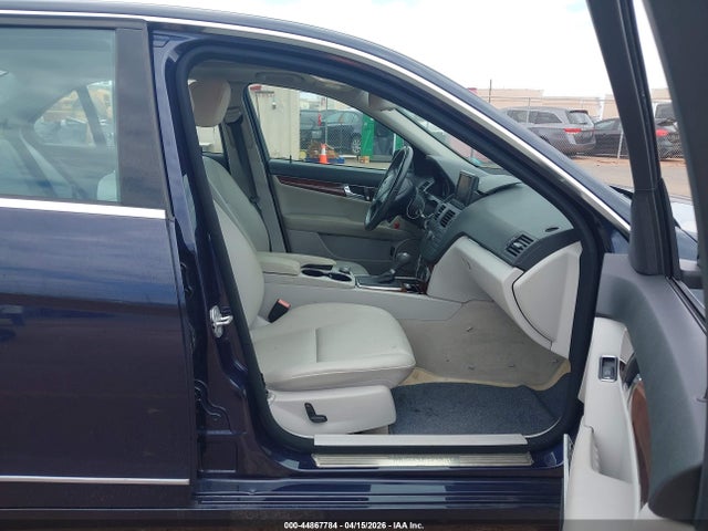 Продажа на аукционе авто 2010 Mercedes-benz C 300 Luxury/sport, vin: WDDGF5EB7AF368054, номер лота: 44867784
