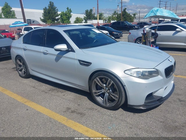 2013 BMW M5 WBSFV9C59DD096192