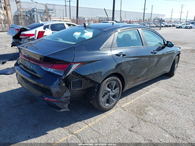 KMHLM4AG2PU432110 Hyundai ELANTRA SEL