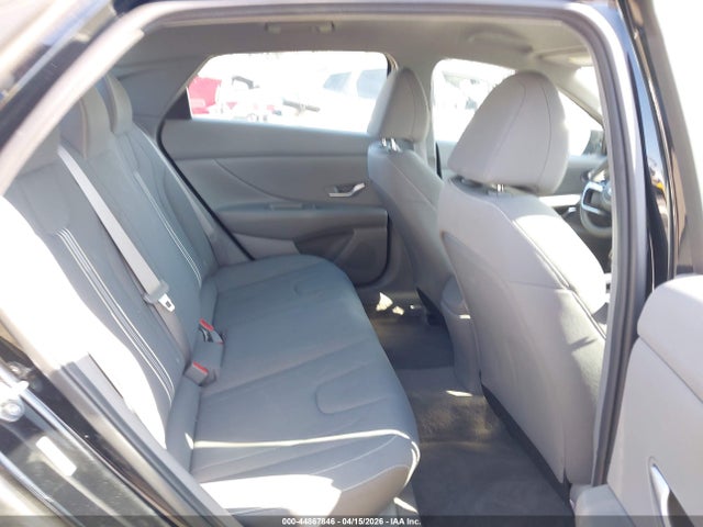 KMHLM4AG2PU432110 Hyundai ELANTRA SEL