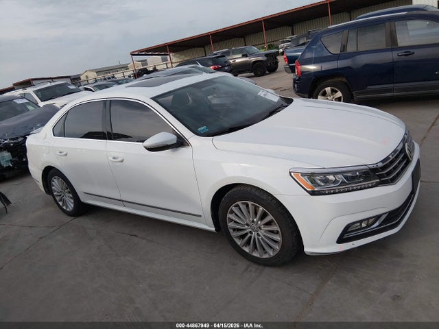 2016 Volkswagen Passat 1.8t Se მანქანა იყიდება აუქციონზე, vin: 1VWBS7A34GC035828, აუქციონის ნომერი: 44867949