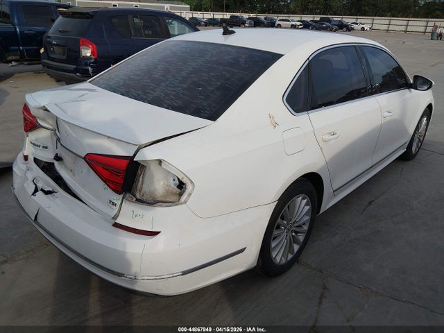 2016 Volkswagen Passat 1.8t Se მანქანა იყიდება აუქციონზე, vin: 1VWBS7A34GC035828, აუქციონის ნომერი: 44867949